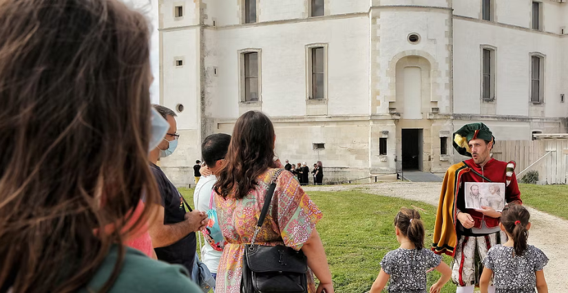 Visite théâtralisée en famille cet été au Château de Maulnes